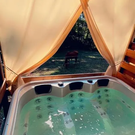 Hebergement Insolite Dans Une Clairiere Chalet Beychac-et-Caillau